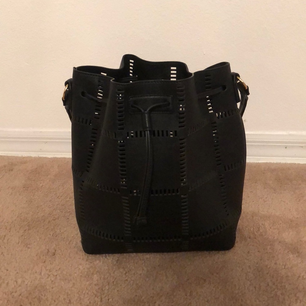 Bucket bag barely used!!!